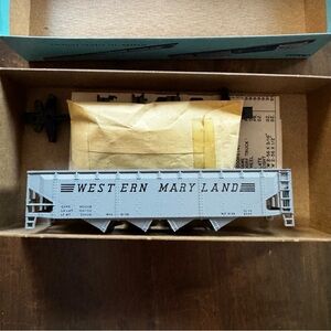 ATHEARN-#1757-WESTERN MARYLAND-4-BAY HOPPER CAR-BUILT KIT-LOT B-HO SCALE